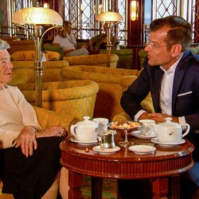 Rosamunde Pilcher vydala svou první povídku v 18 letech. Do roku 1965 psala pod pseudonymem Jane Fraser.