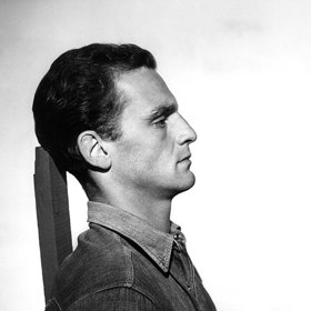 Poprvé se objevil na stříbrném plátně ve třiceti letech, a to ve filmu Díra, který zaznamenal velký úspěch.