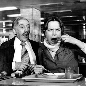 Režisér Schulhoff dal ve filmu příležitost i herečkám, které již nebyly v té době na vrcholu slávy.