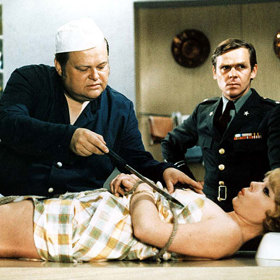 Úvodní píseň pro film nazpíval Petr Spálený.