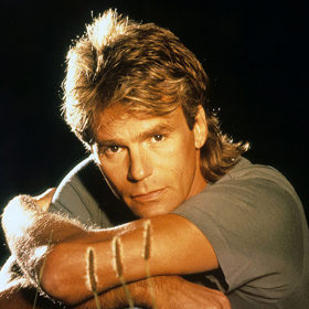 MacGyvero křestní jméno se během let několikrát změnilo. Úplně to původní bylo Stace.