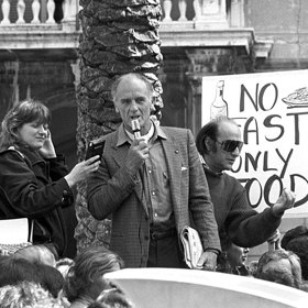 Philippe Leroy se za svůj politický aktivismus musel přestěhovat do Itálie.
