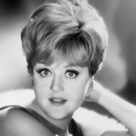 Angela Lansbury pochází z politické rodiny. Její prarodiče a otec se angažovali ve veřejném životě.