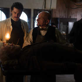 Děsivou povídkou z prostředí ústavu pro choromyslné se inspiroval i Jan Švankmajer ve filmu Šílení.