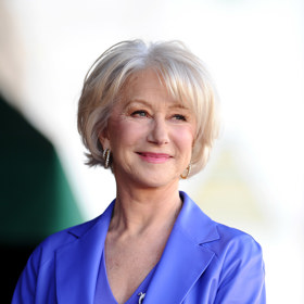 Pokud nechcete úplně krátké vlasy, nechte se inspirovat herečkou Helen Mirren. Takzvaný "bob" působí elegantně a určitě s ním nebudete mít moc práce. 