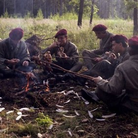 Autentické bylo ve filmu třeba útvarové nástupiště a výzbroj. 