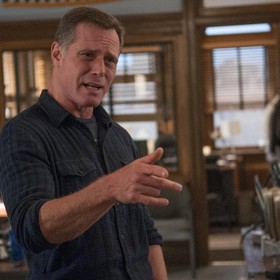 A ještě jednou hlavní postava: Jason byl stoupencem scientologické církve.