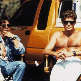 Takto si herci hověli asi málokdy. Manžel Pamely, Tommy Lee, nedokázal vydýchat milostné scény. Rušil natáčení, všechno kolem sebe rozbíjel a křičel. 