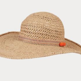 Na výběr máte z mnoha druhů klobouků.
