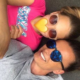 Se svou dcerou Alicí a synem Vašíkem tvoří nerozlučný tým.