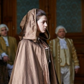 Produkce seriálu se, v přepočtu, vyšplhala na závratných 104 milionů korun.