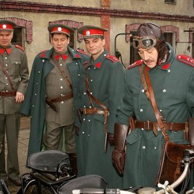 Kdyby ho nezlákalo herectví, možná by byl úspěšným basketbalistou.