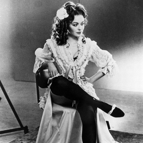 Film vznikl na motivy románu slavného spisovatele Michaela Crichtona, který však celou loupež značně zromantizoval.