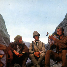 Hudbu k filmu nahrál filharmonický orchestr.