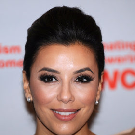 Alespoň jemný odstín rtěnky vždy nosí také Eva Longoria ze Zoufalých manželek.