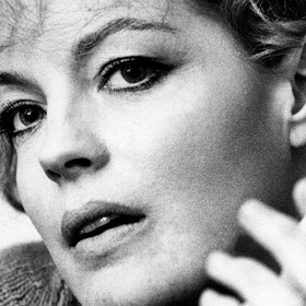 Romy Schneider se do Alaina zakoukala při natáčení filmu Christine. Žili spolu téměř šest let, pak ji Alain opustil kvůli jiné ženě.