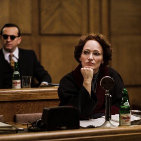 Jana Kánská, dcera Milady Horákové, umožnila tvůrcům nahlédnout do dosud nezveřejněných materiálů...