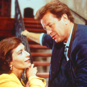 Když se Gerhart rozhodl, že chce ze seriálu odejít, vymysleli scénaristé smrt pod lavinou.