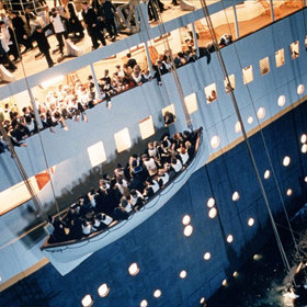 Náraz do ledovce trval 37 vteřin, stejná doba uplyne i ve filmu.