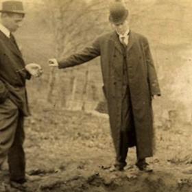 Kriminalisté našli na pozemku spousty těl a konečně pochopili, co byla Belle zač. 