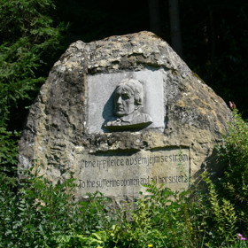 Pomník Charlotty Garrigue-Masarykové. Ženy, která o titul první dámy Československa vlastně ani nestála. 