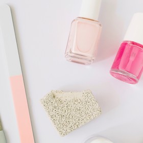 Pro jaký lak na nehty se rozhodnete, záleží na tom, jaké oblečení nejčastěji nosíte.
