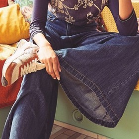 Tomuto stylu kalhot se nevyhýbá ani jemná džínovina. Ideální kousek pro neformální příležitosti. 
