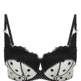 Lichotivý střih této podprsenky vytvaruje krásná prsa každé ženě.
