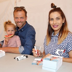 Díky Slunečnému busu se dostanou do přímého kontaktu s fanoušky.