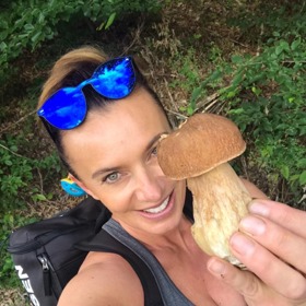 Alice Bendová vyrazila na houby.