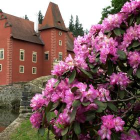 K známému zámku se pojí děsivá pověst.