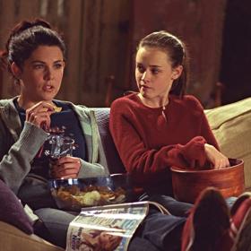 Alexis Bledel (vpravo) se podařilo utajit těhotenství po celou dobu jeho trvání.