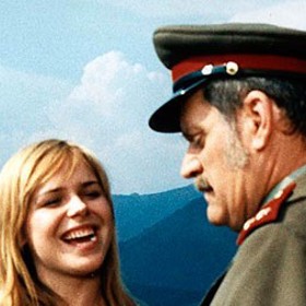 Dagmar Veškrnové Havlové byla za její herecký výkon udělena cena Zlaté slunce.