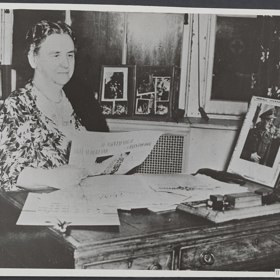 Během druhé světové války musela uprchnout do Londýna.