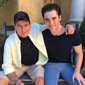 Hrál tam sice jenom tři minuty, ale nespal kvůli tomu dva dny. Řeč je o filmu Volný den Ferise Buellera. Jeho postava musela vypadat skutečně unaveně.