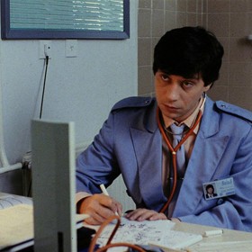 Konec básníků v Čechách se u diváků, přestože měl velikou návštěvnost, moc neuchytil. Hodnotí jej spíše negativně.
