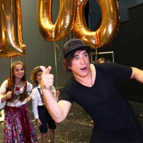 Konečně mohl využít svou hyperaktivitu.