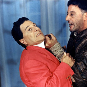 Jak sám říká, padouch je jenom ve filmech. Jinak je milující otec.