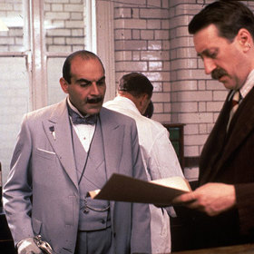 Před natáčením si herec připravil 39 poznámek ke charakteru Poirotovy postavy, nebyl totiž spokojený s předchozími adaptacemi.