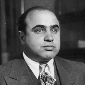 Al Capone strávil Eastern State Penitentiary devět měsíců, které mu vyneslo držení nelegální zbraně.