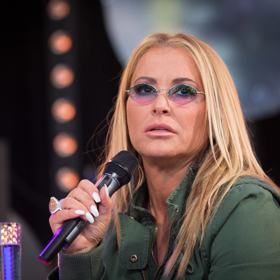 Kromě zpěvu se Anastacia ve svých počátcích zajímala i o tanec. Její plány však zhatila Crohnova choroba.