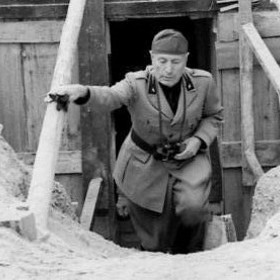 Benito byl vznětlivý již od dětství. Dokonce napadl spolužáka nožíkem.
