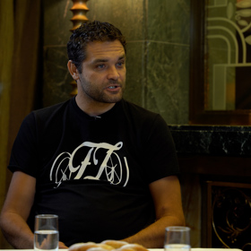 Muž roku 2009 Martin Zach měl krátce po svém vítězství v této soutěži tragickou nehodu, po které zůstal ochrnutý. O svém životě vyprávěl v naší talkshow Na kafeečko.