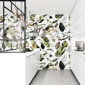 Hodně atraktivní proměnou prošla tato kuchyň, kde byl na na stěnu aplikovaný skleněný obklad. Výhodou moderní technologie digitálního potisku je, že si můžete vybrat nejenom libovolný katalogový dekor, ale například i vlastní fotografii. 