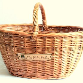 
Nejdůležitější součást výbavy každého správného houbaře ke košík. Tenhle ve velikosti XXL stojí 530 Kč.