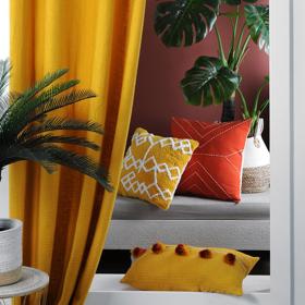 Polštář Majorque se střapci, 509 Kč.