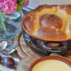 Buchy s povidly, čím jiným by se asi tak český Honza živil na svých toulkách za princeznou.