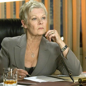 Předlohou pro film se stalo první knížní Bondovo dobrodružství z roku 1953.
