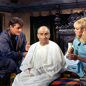 Fantomas kontra Scotland Yard: Fantomas má vskutku ďábelský plán. Buď bohatí zaplatí za svůj život, nebo zemřou. Ač je film z roku 1967, vznik Fantomase se datuje do roku 1911.
